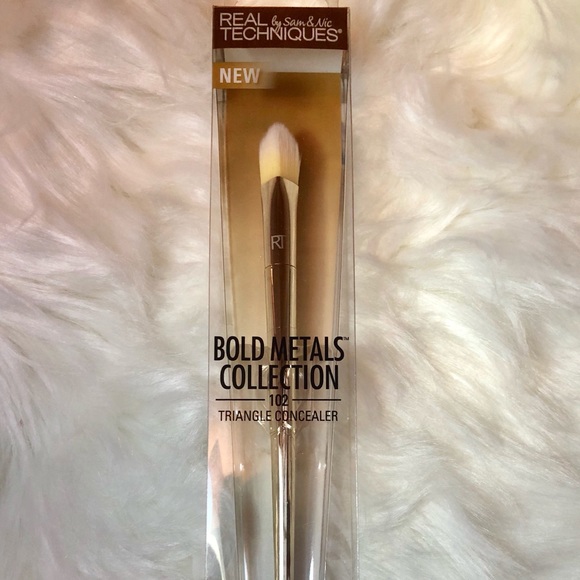 triangle concealer brush